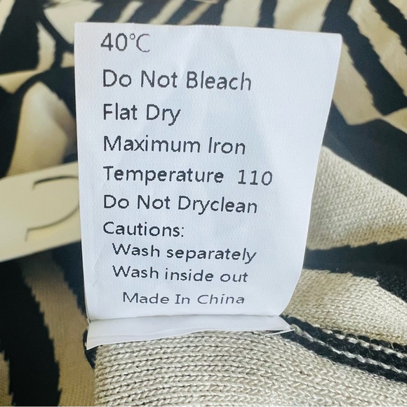 Commense Leisure Zebrataur Long Sleeve Maxi Dress Size S Small NWT - Picture 12 of 12